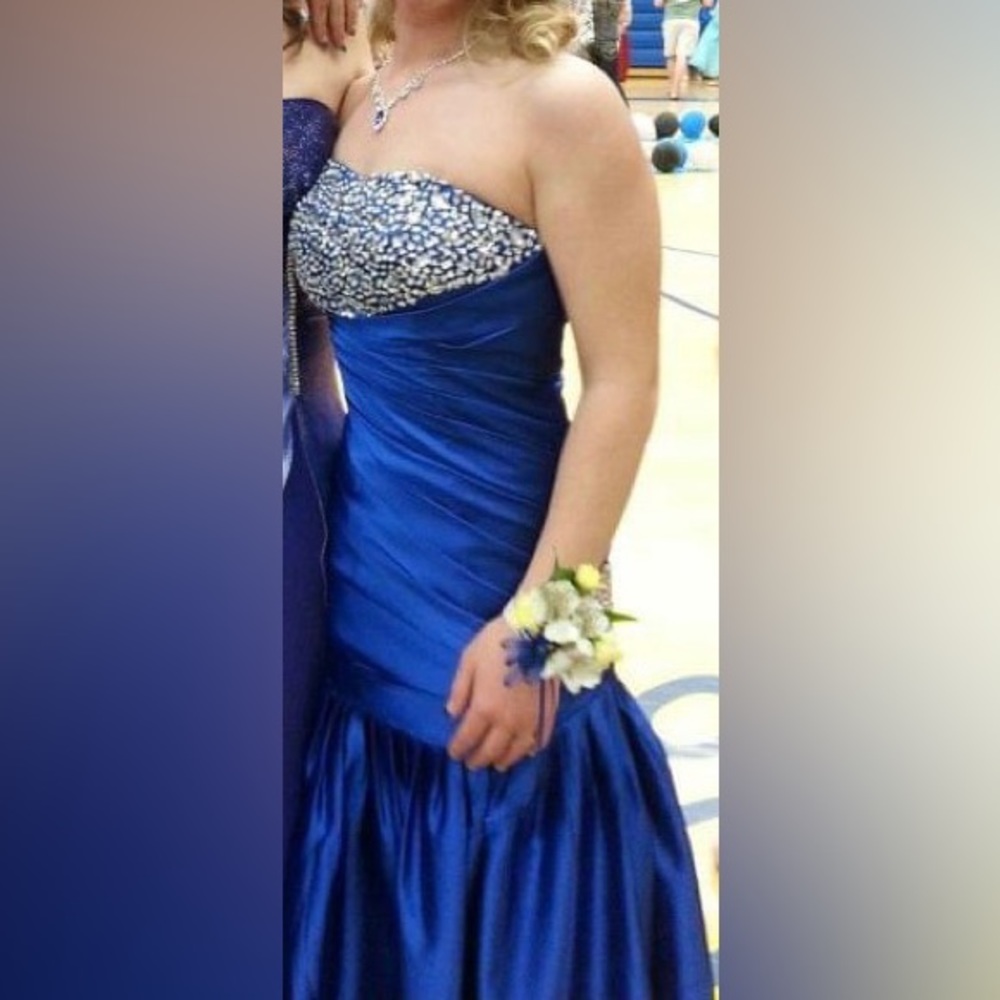 Blue strapless prom dress